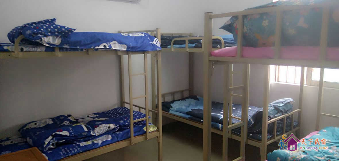 团结狼舍男生6人房