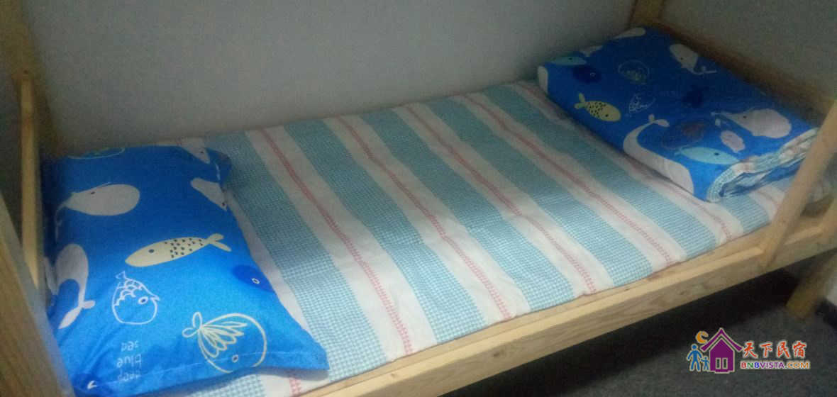 航海男神四人床位房