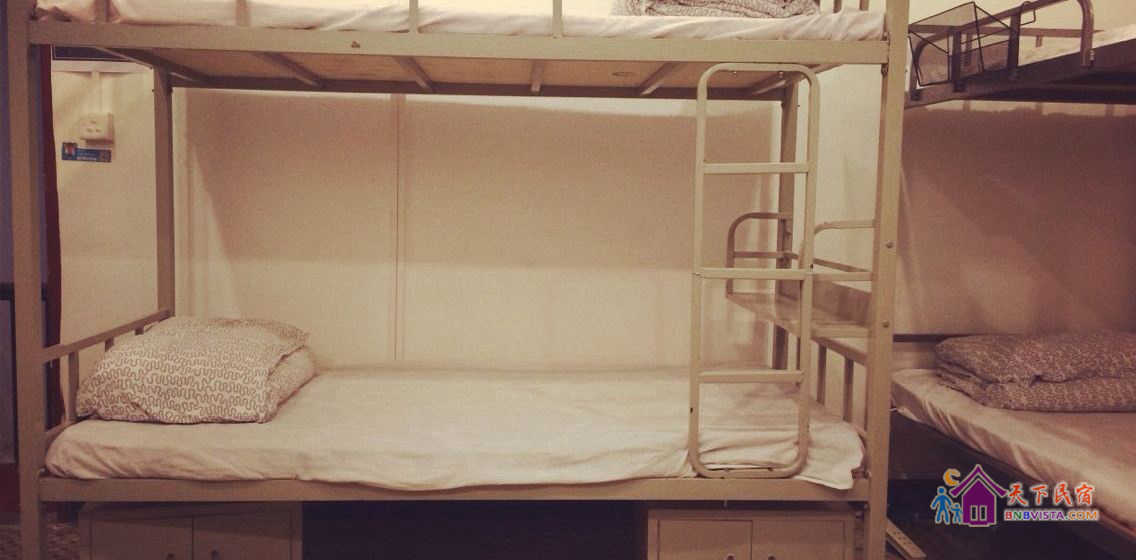 男女混合十人床位房