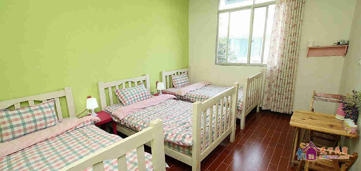 开花的树三人间