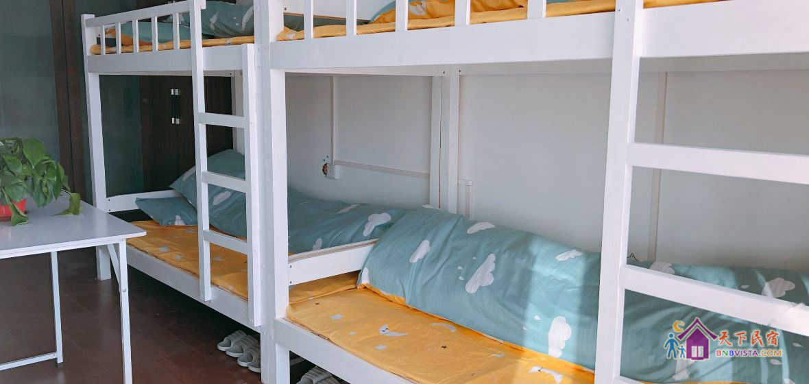 简约男女混住八人间(床位)