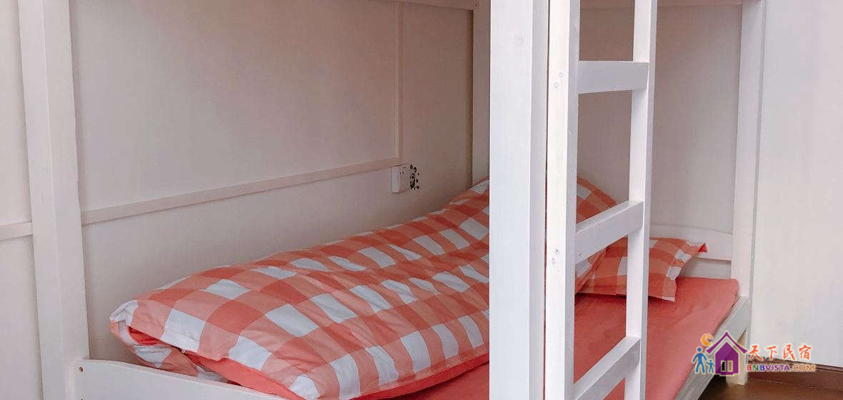 温馨女生四人间(床位)