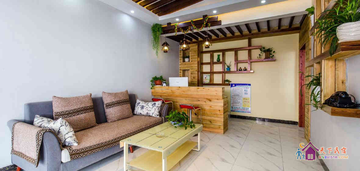 豪华山景家庭房