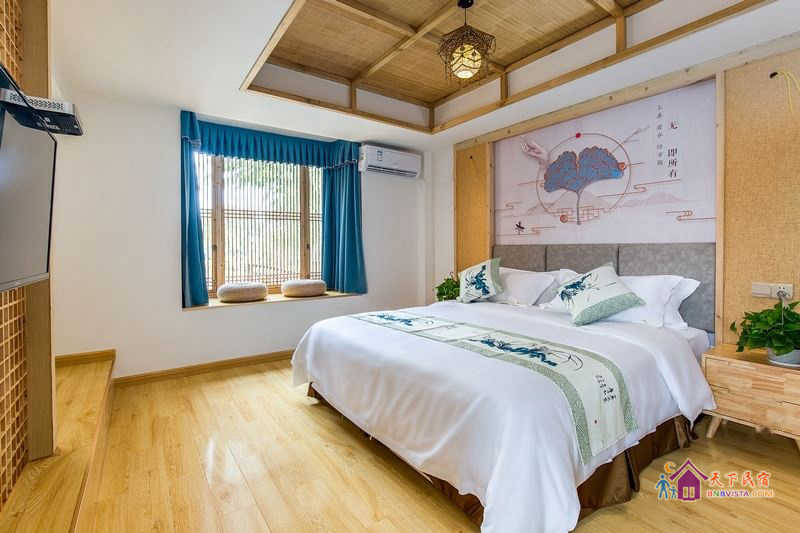 回榻榻米大床房