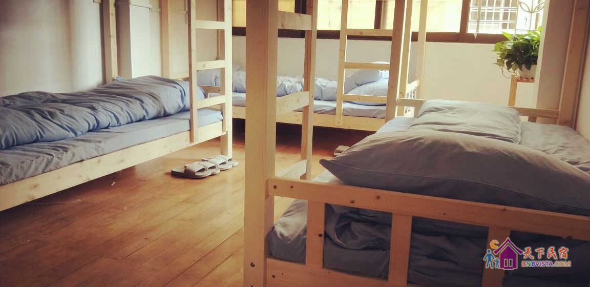 谦谦君子8人间(床位)(公共卫浴)