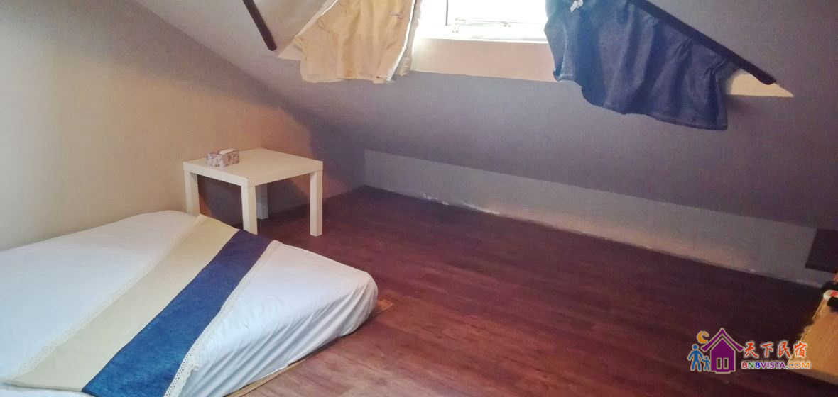 榻榻米阁楼大床房