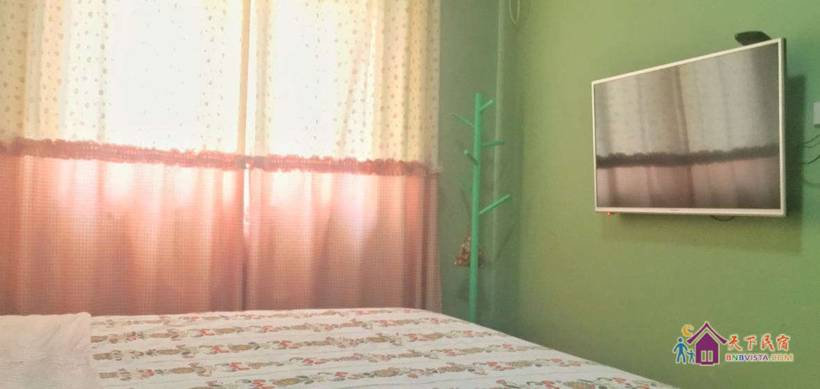 北欧极简经典大床套房