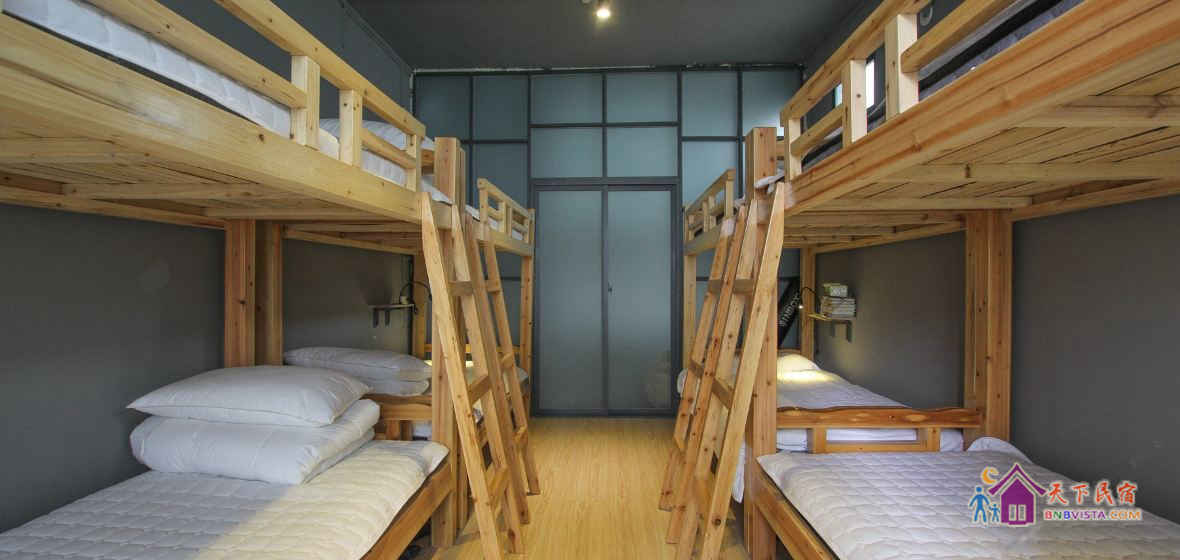 男生八人床位房