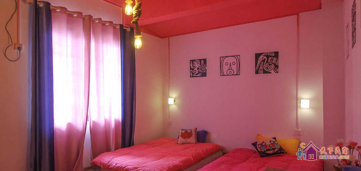 红色阳光床位房