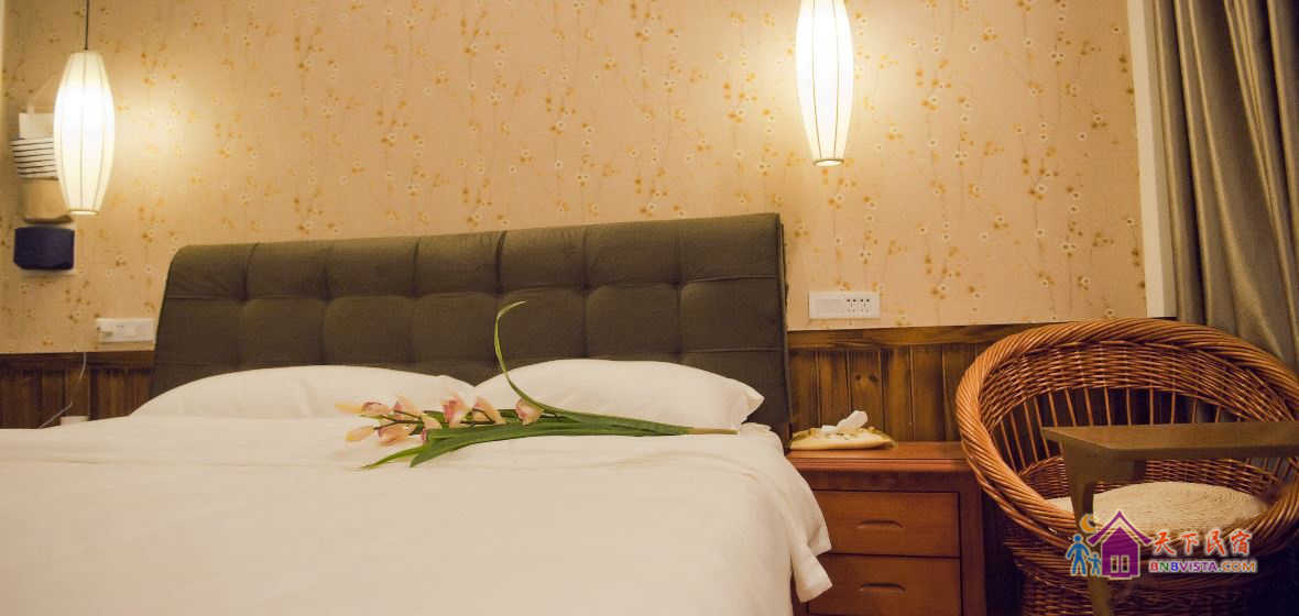 春花秋实精致大床房