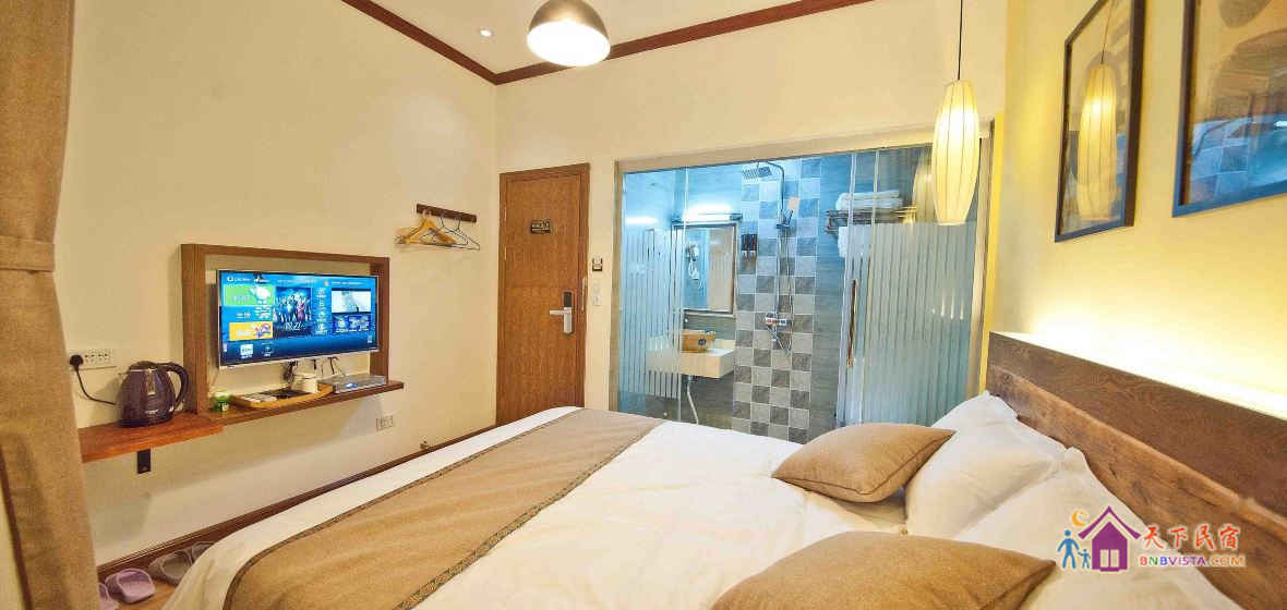 庭院阳台大床房