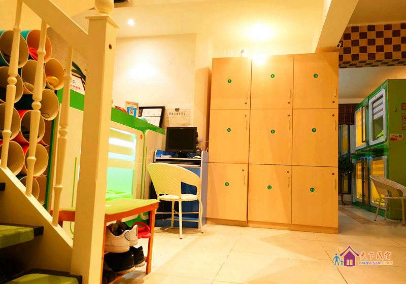 综合区活力竖舱房