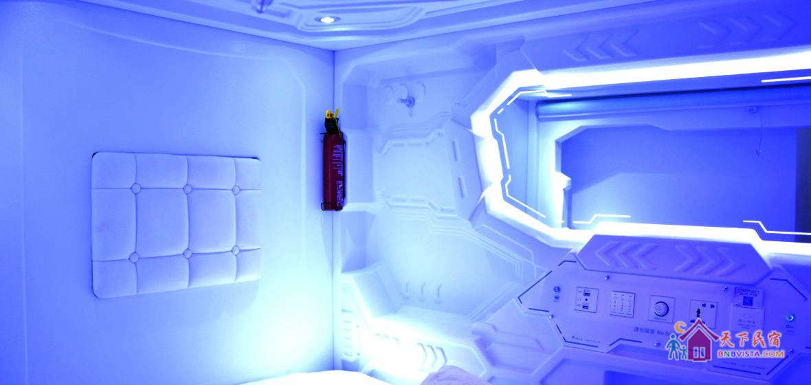 蓝色妖姬六人舱(床位)(公共卫浴)