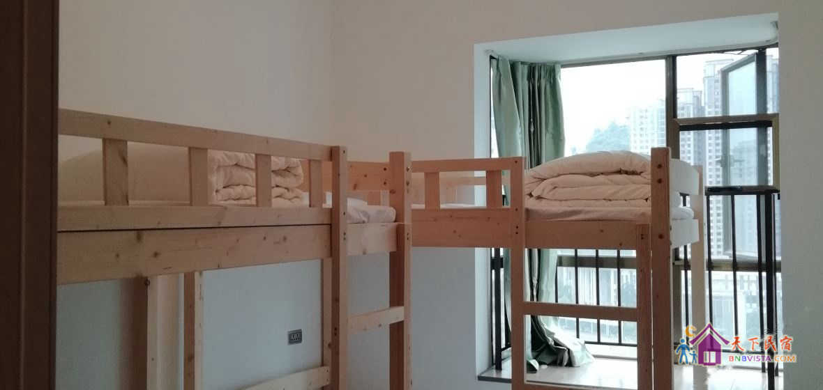 女士湖景四人间