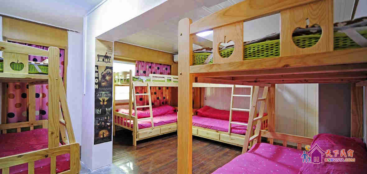 女生八人房床位房