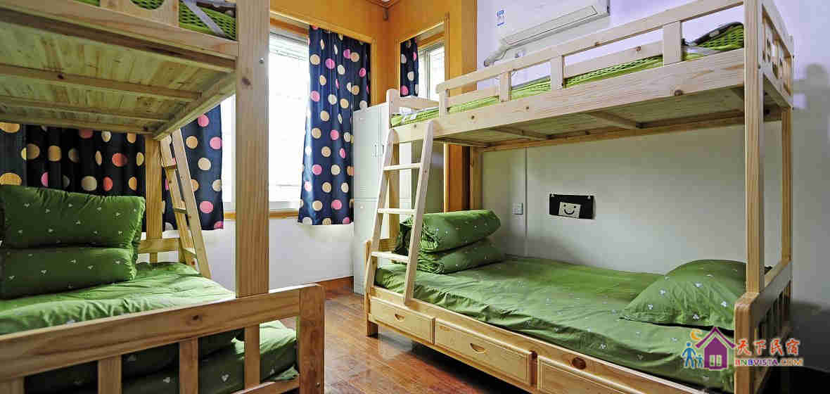 男生六人房床位房