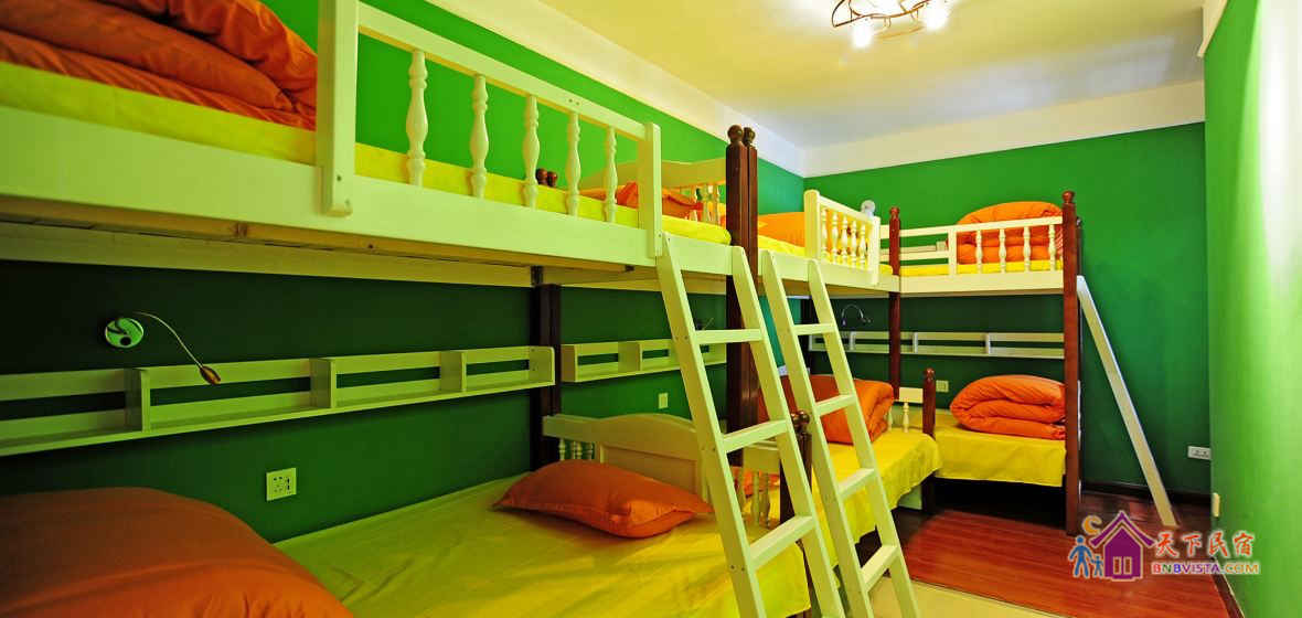 清新女生房上铺