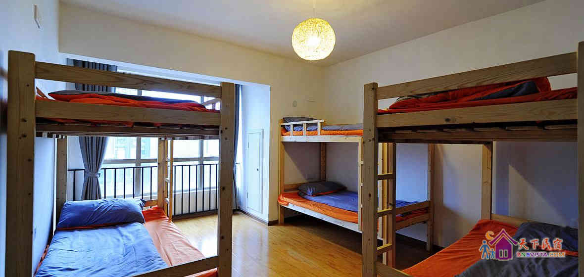 女生六人床位房