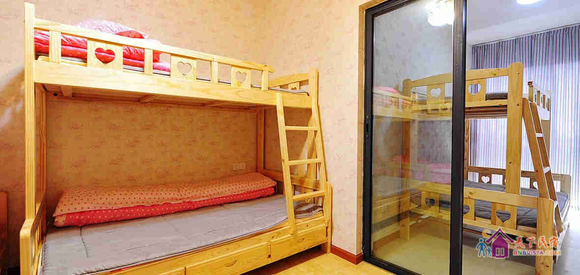 女生六人房床位房