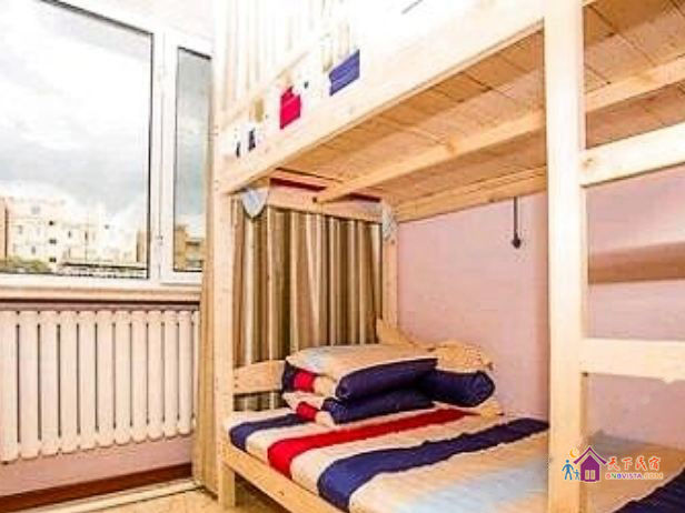 女生八人间床位房
