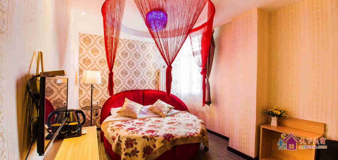 百年庭院浪漫圆床房