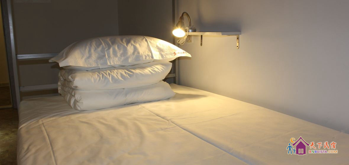 女生八人间(床位)(无窗)