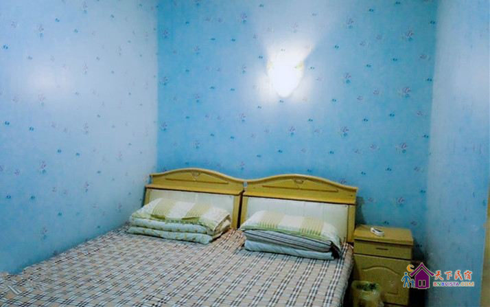 特惠温馨大床房