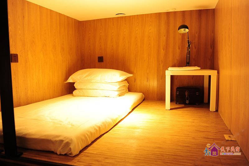 精品单人床位房