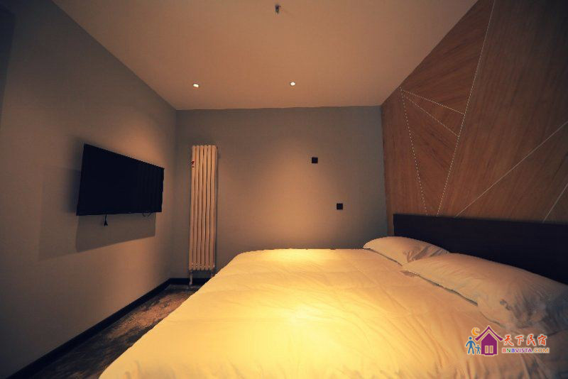 精品大床房(无窗)