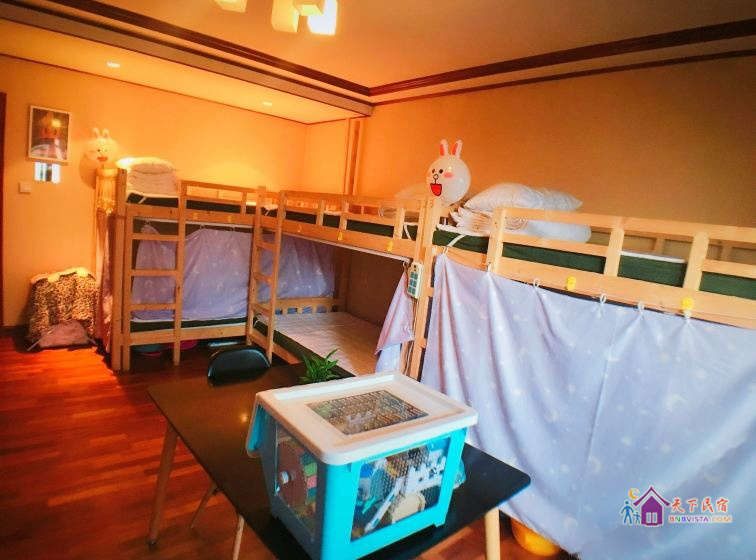 女生10 人间(床位)