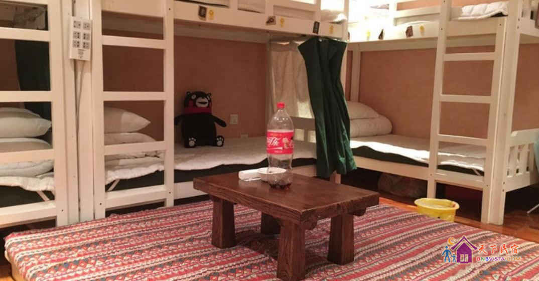 十人男生床位房