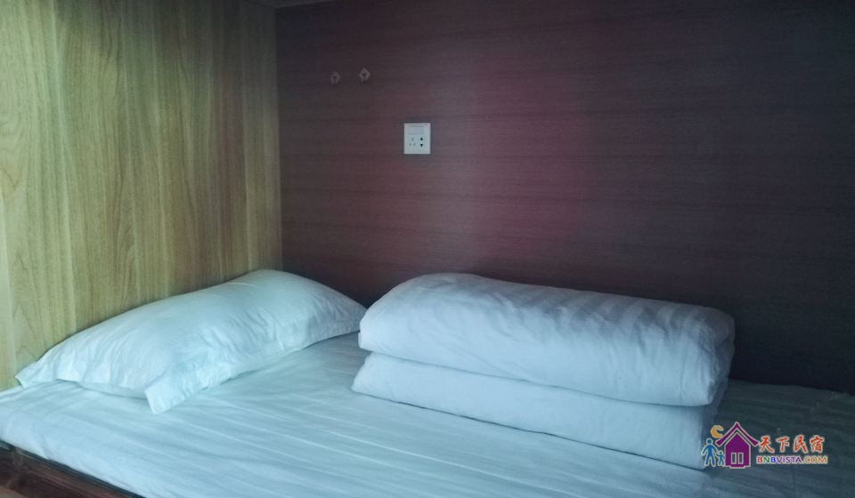 豪华女神房(床位)(公共卫浴)