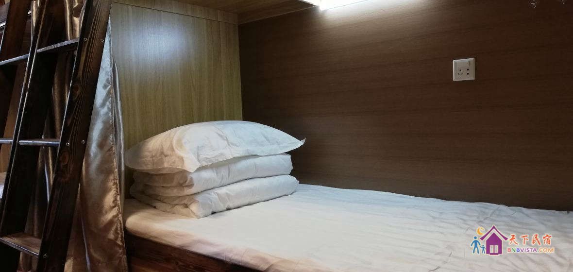 观景男神房(床位)(公共卫浴)