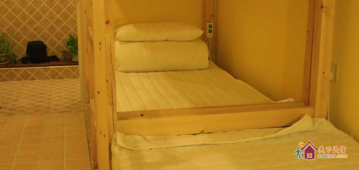 激情八人女生房(地下室无窗)