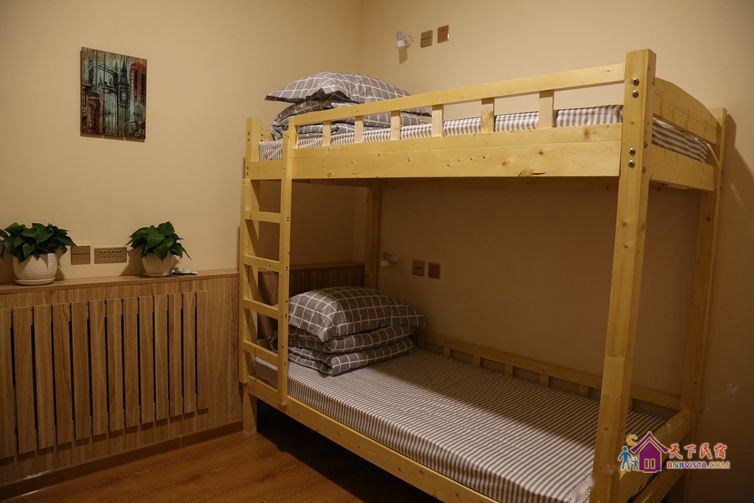 小伙伴男生四人床位房(无窗)