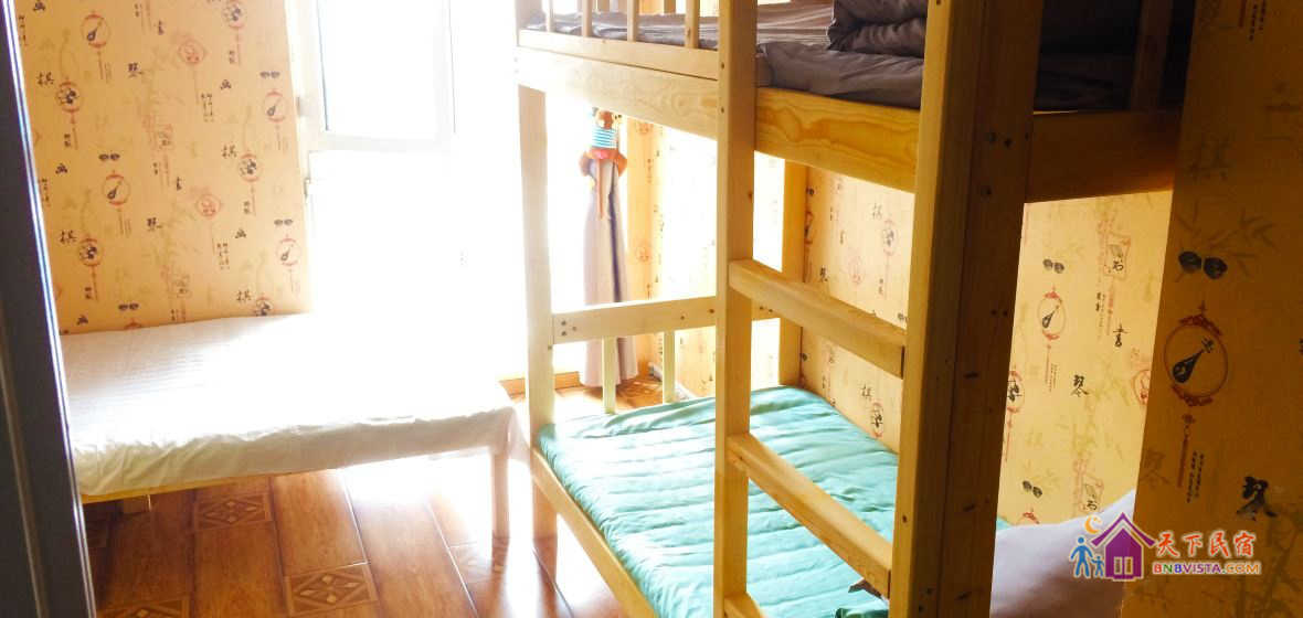 女生床位五人间