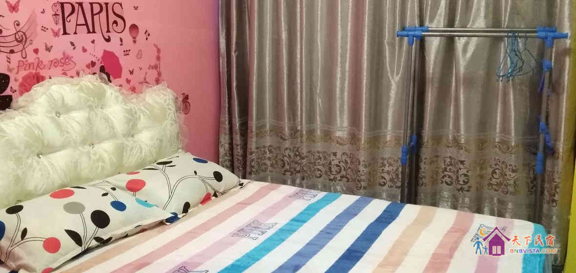 温馨时尚大床房