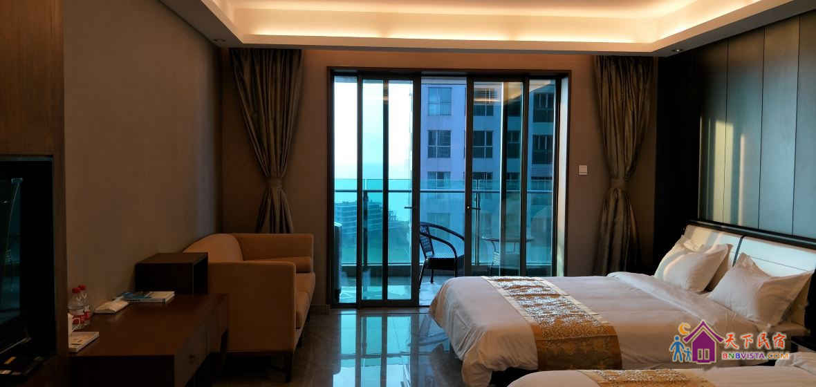 豪华海景双大床房