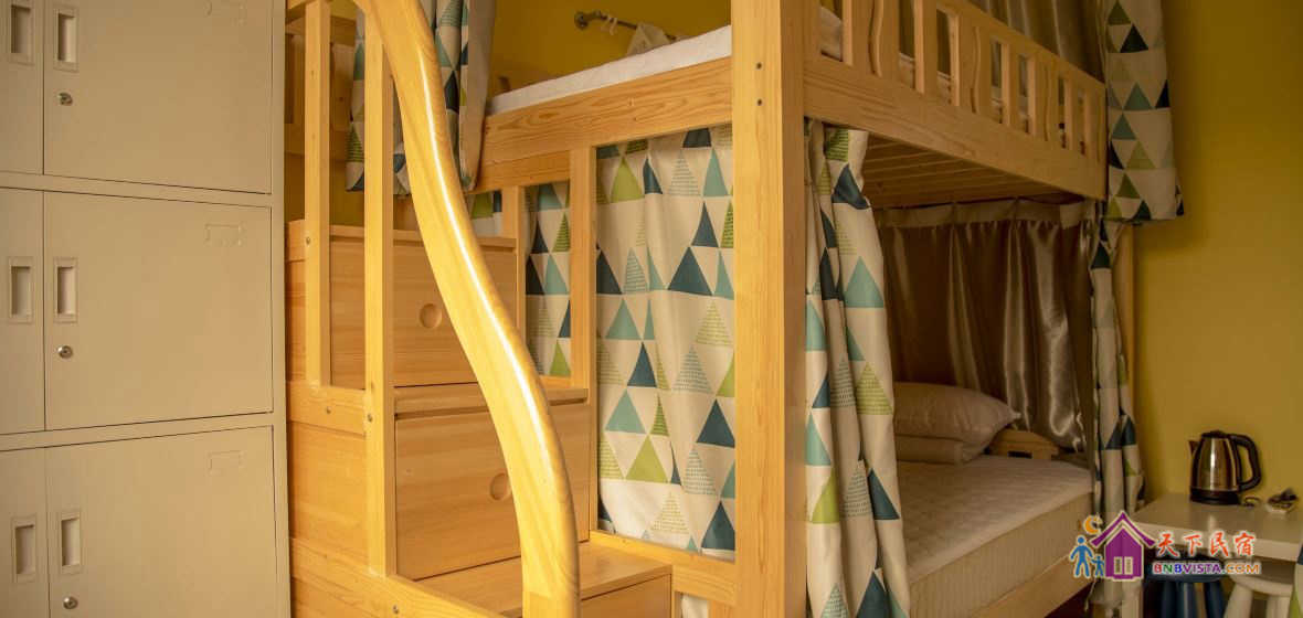 二楼男生豪华四人间（公卫）