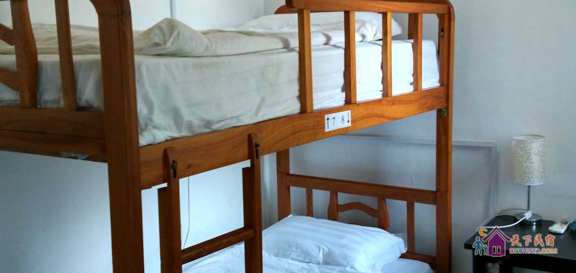 男生八人间(床位)