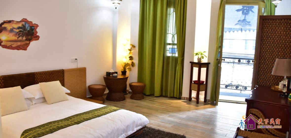 东南亚风情豪华大床阳台景观房