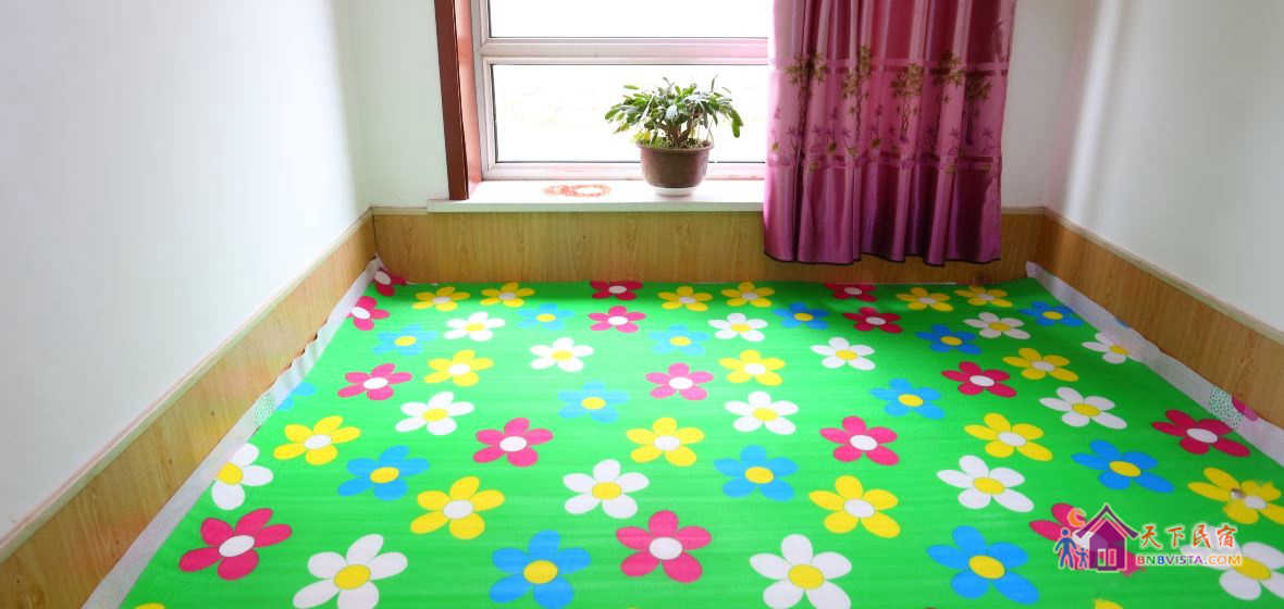 三人普通火炕间