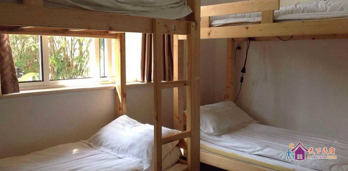 混住多人床位间