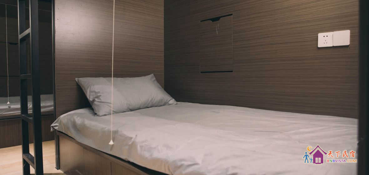 八人胶囊房(公卫)