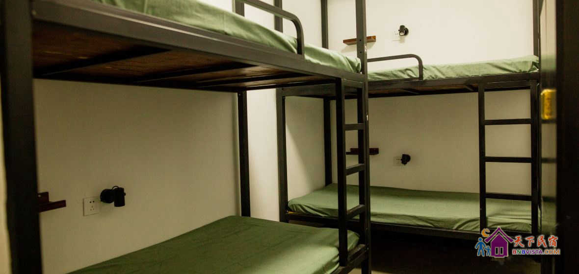 男生四人床位间(公卫)