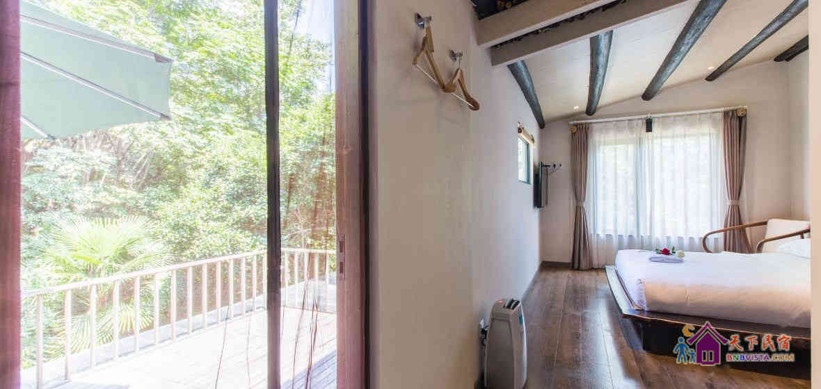 山景大床房