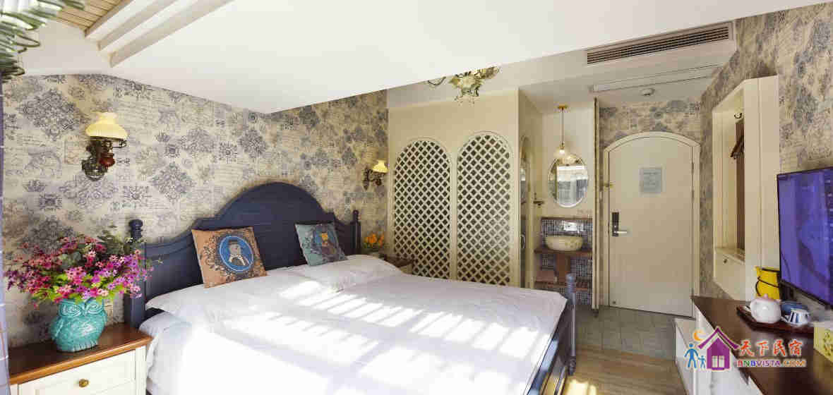 海蓝露台大床房