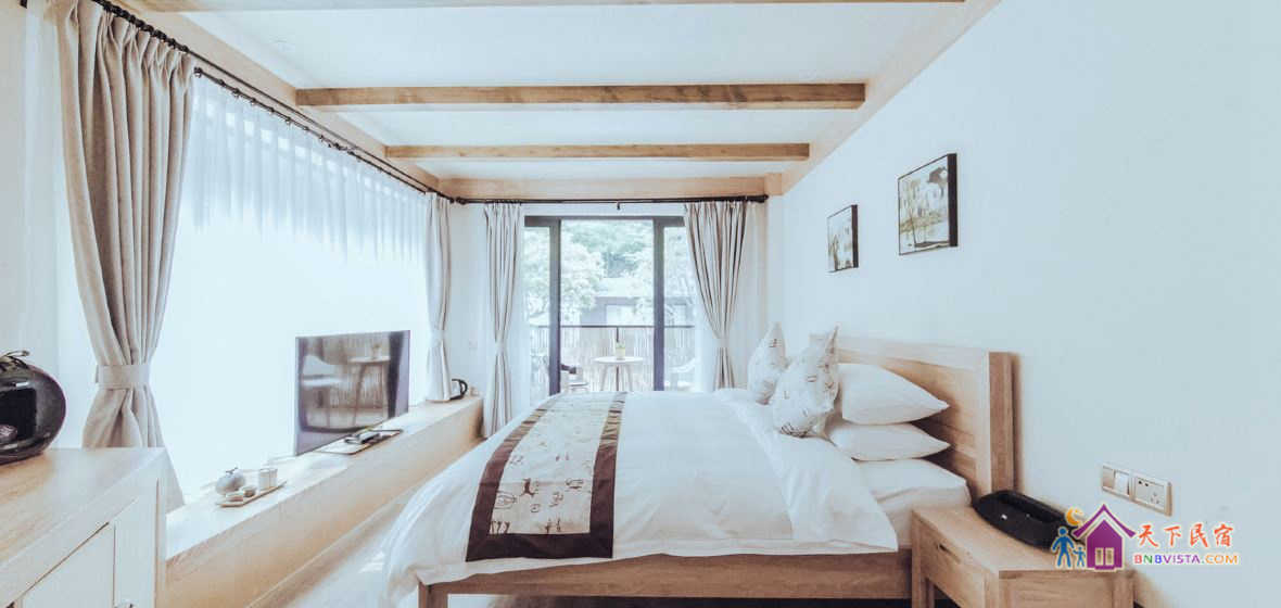 景观豪华大床房