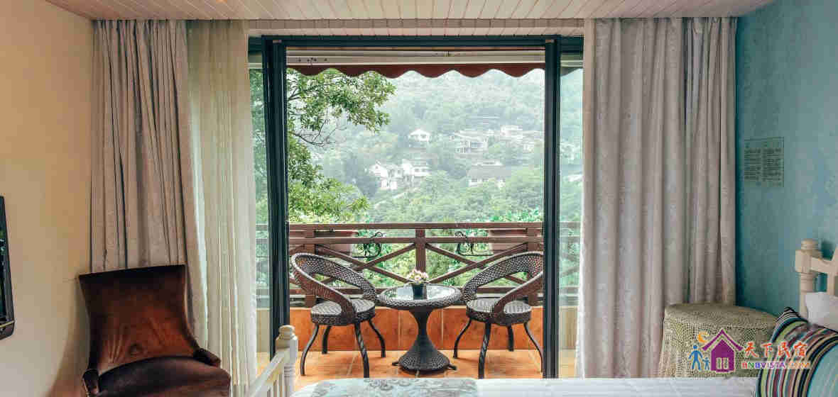 山景阳台小套房