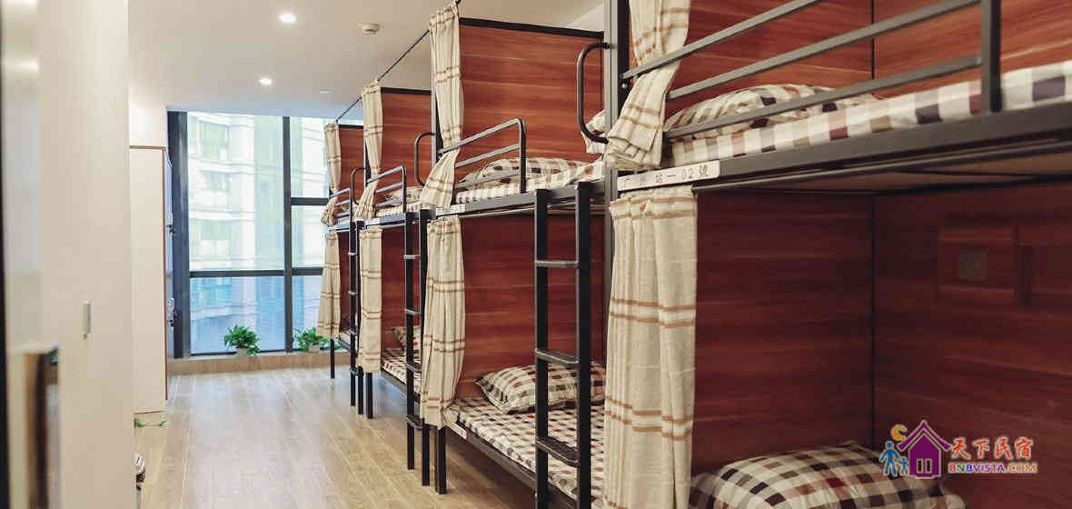 男生八人床位房